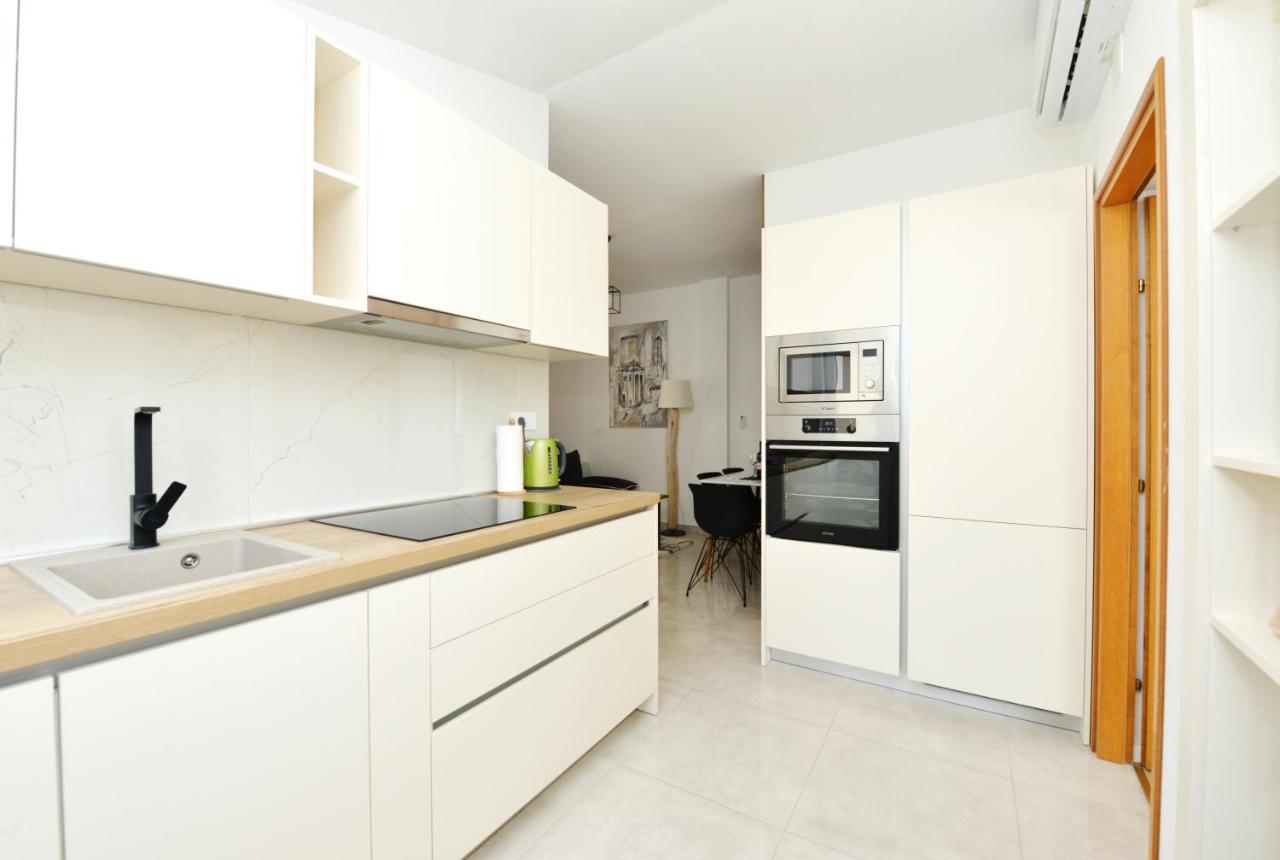 Apartmani Laura Vir Exteriér fotografie